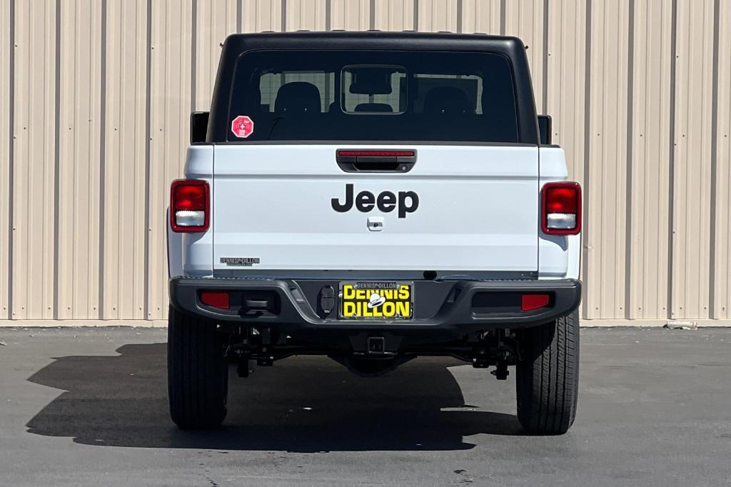 new 2024 Jeep Gladiator car, priced at $37,033