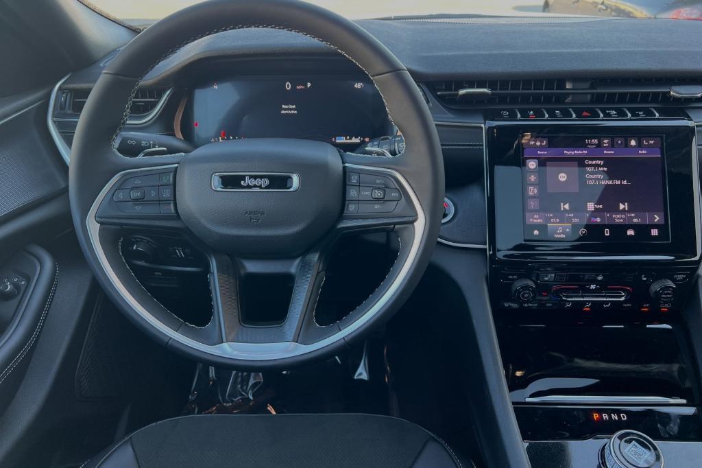 new 2025 Jeep Grand Cherokee car, priced at $41,535