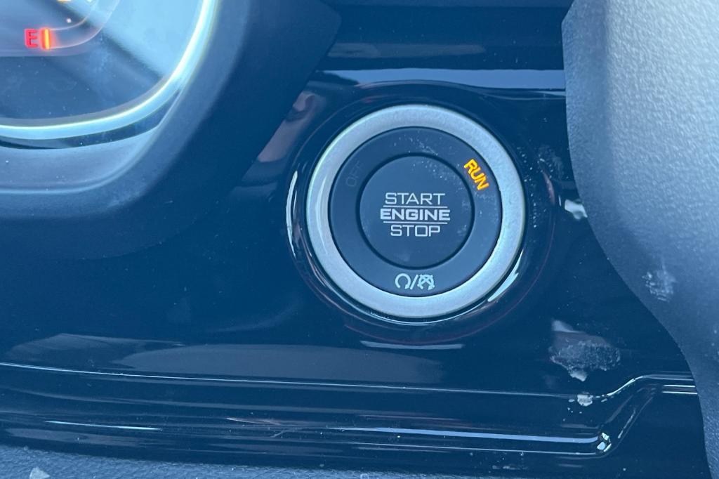 new 2025 Ram 1500 car, priced at $63,622