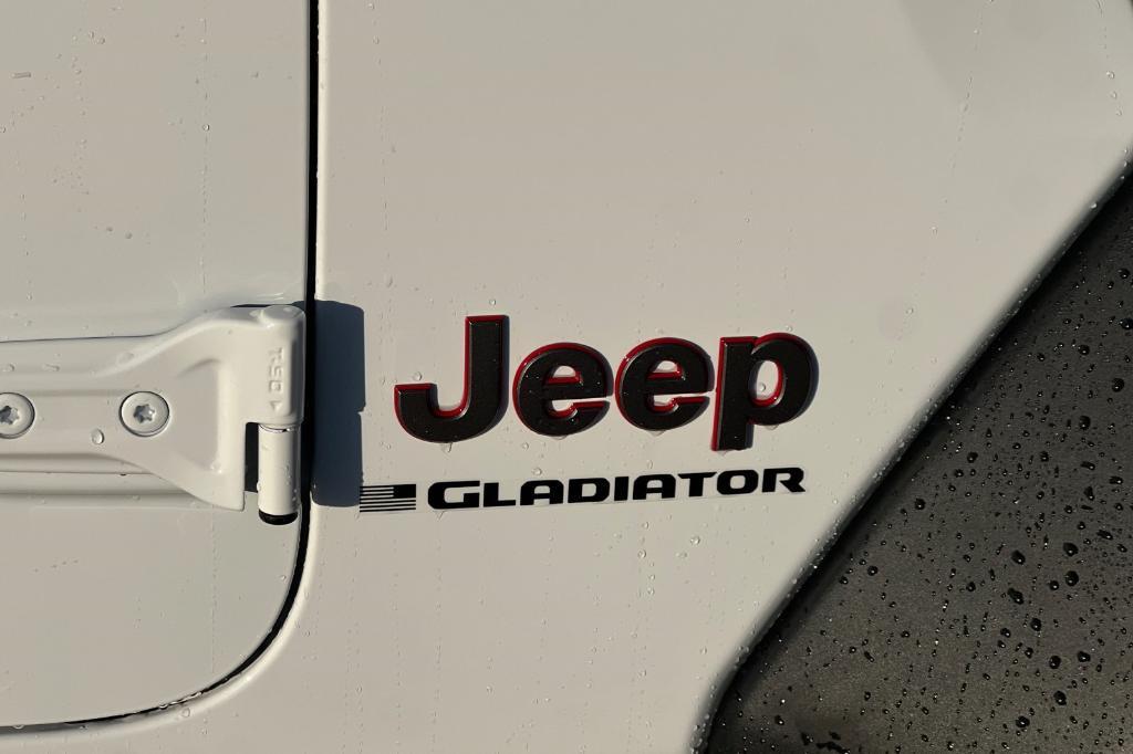 new 2025 Jeep Gladiator car, priced at $55,570