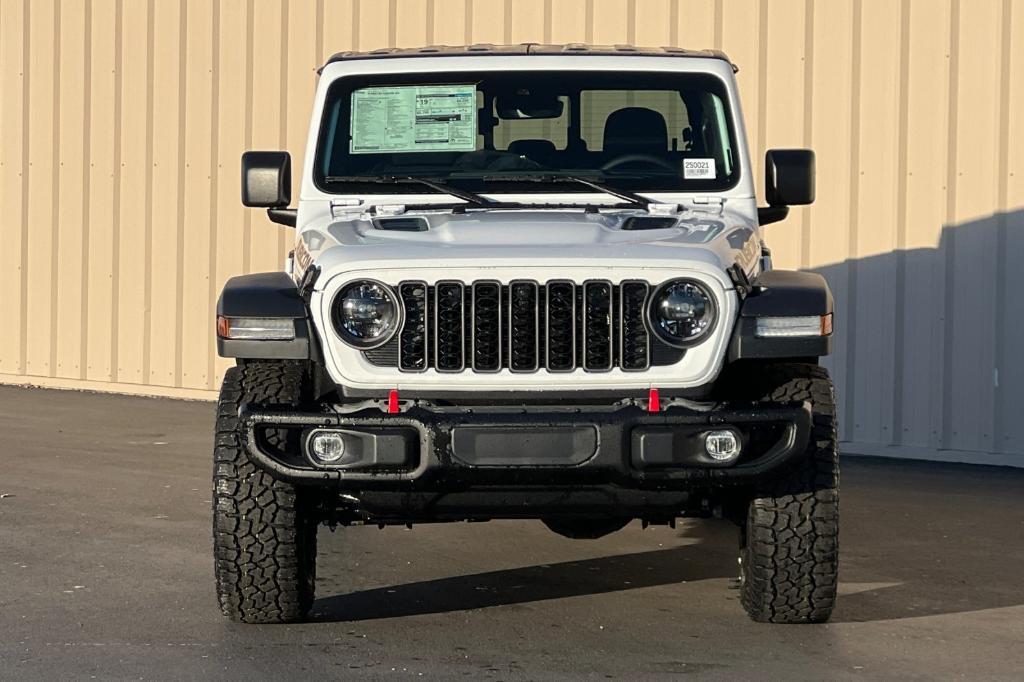 new 2025 Jeep Gladiator car, priced at $55,570