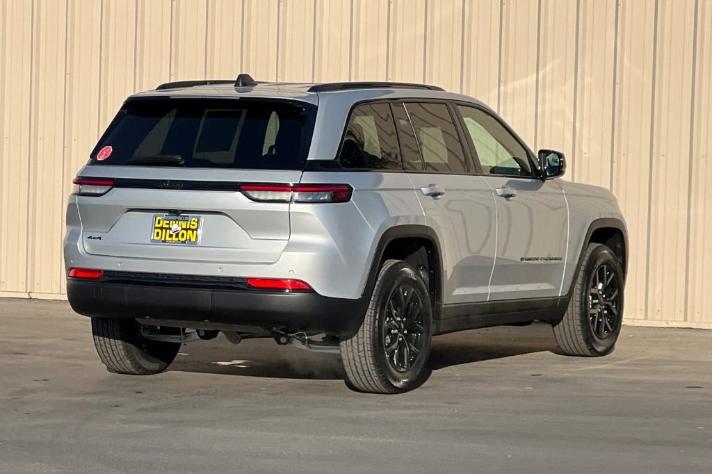 new 2025 Jeep Grand Cherokee car, priced at $40,404