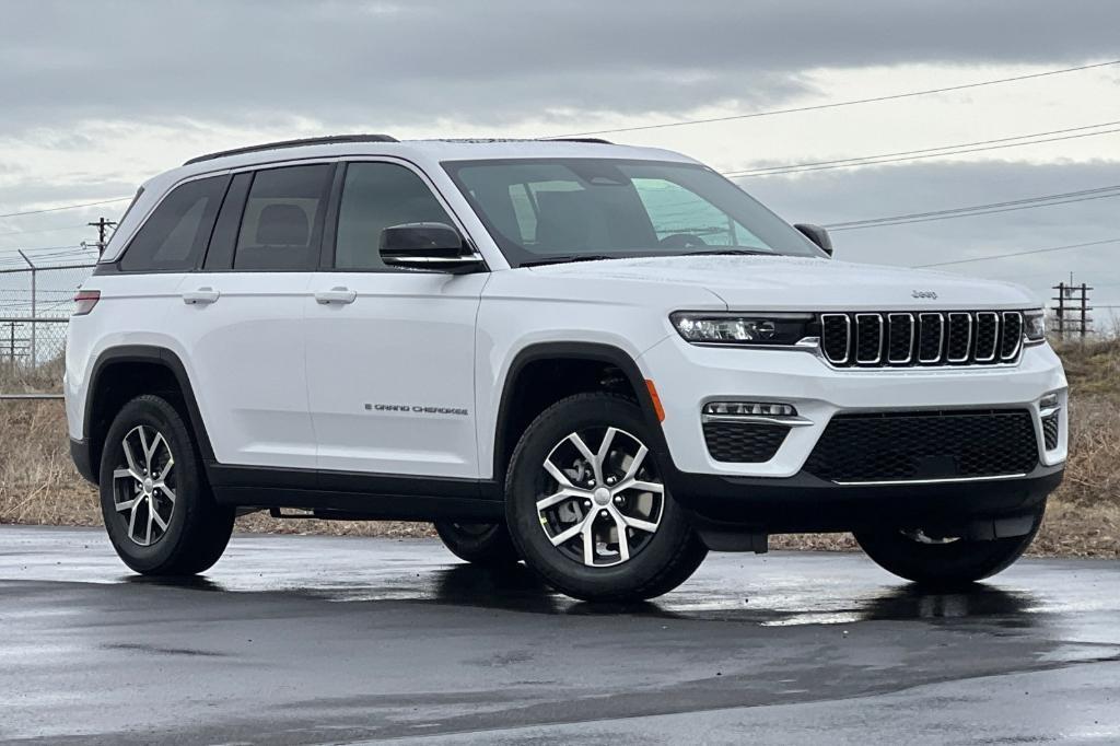 new 2025 Jeep Grand Cherokee car, priced at $42,973