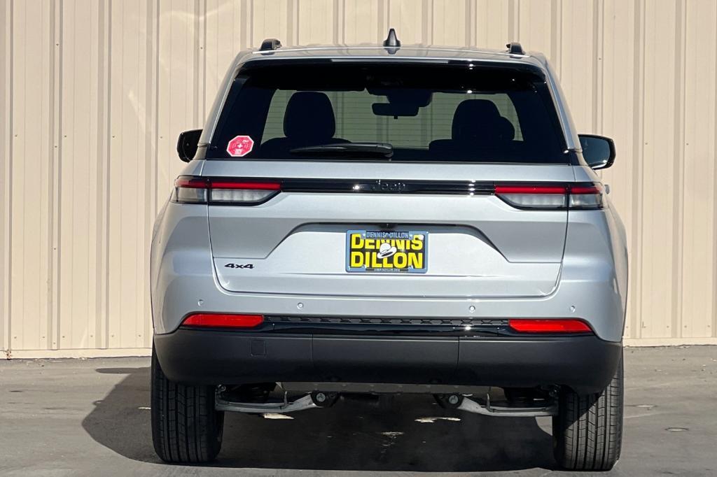 new 2025 Jeep Grand Cherokee car, priced at $43,969