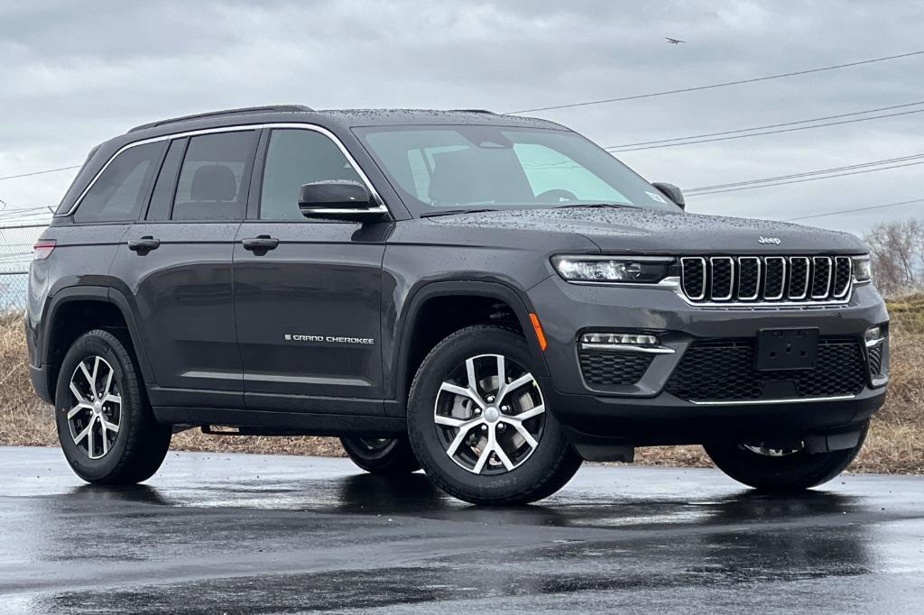 new 2025 Jeep Grand Cherokee car, priced at $43,461