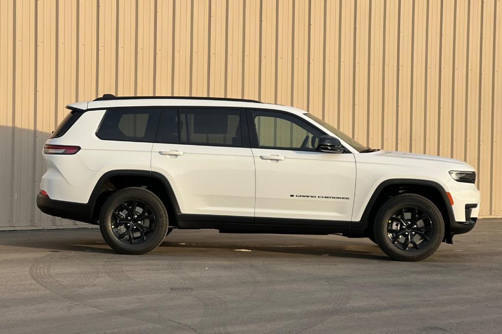 new 2025 Jeep Grand Cherokee L car, priced at $45,369