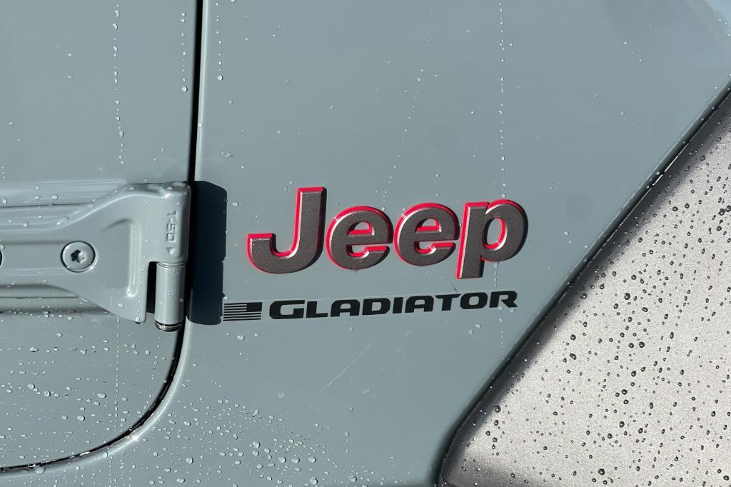 new 2025 Jeep Gladiator car, priced at $54,585