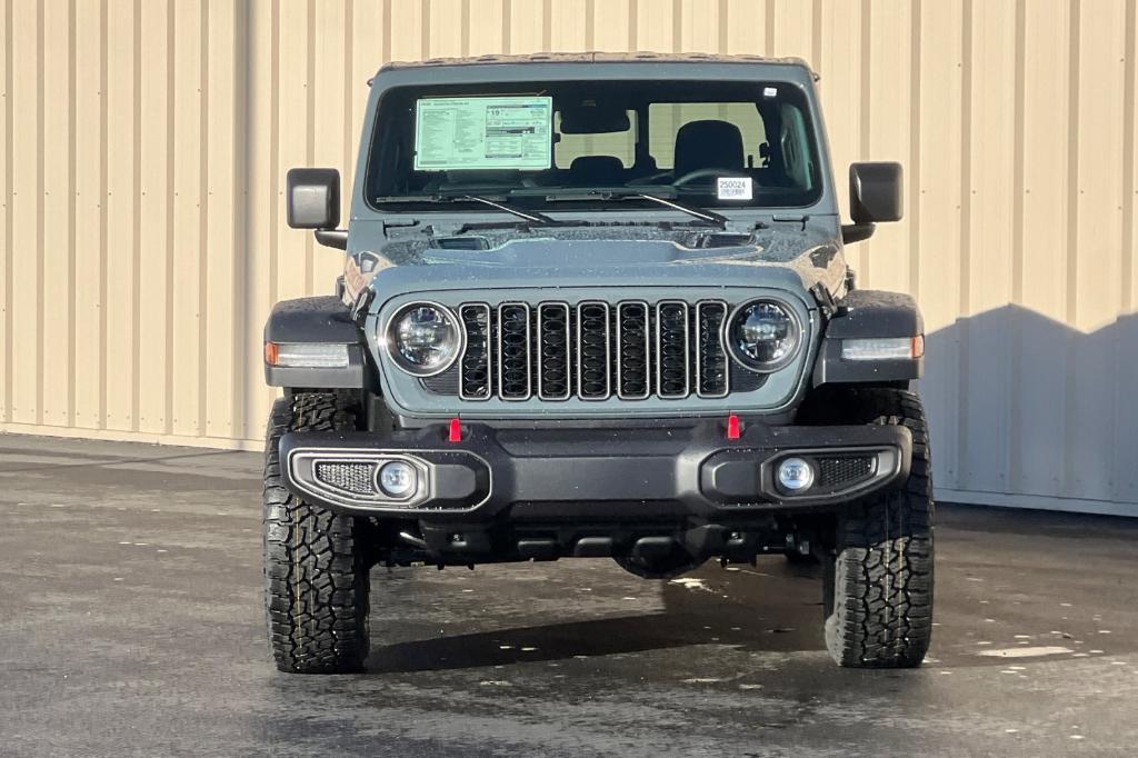 new 2025 Jeep Gladiator car, priced at $54,585