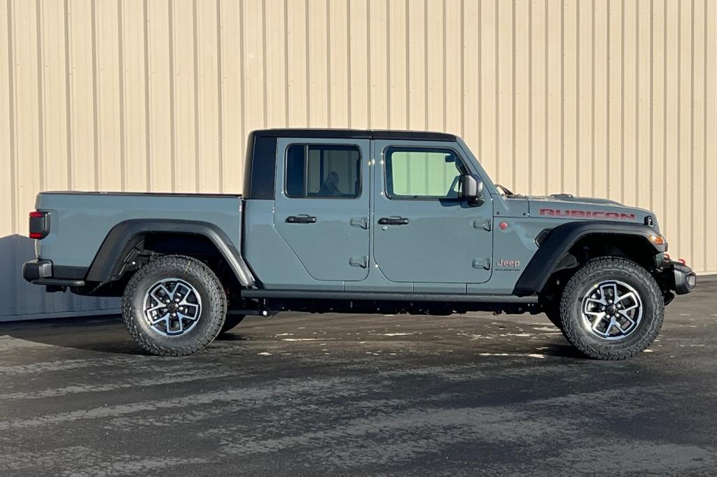 new 2025 Jeep Gladiator car, priced at $54,585