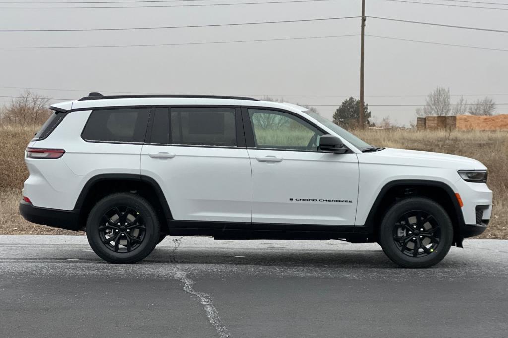 new 2025 Jeep Grand Cherokee L car, priced at $41,050