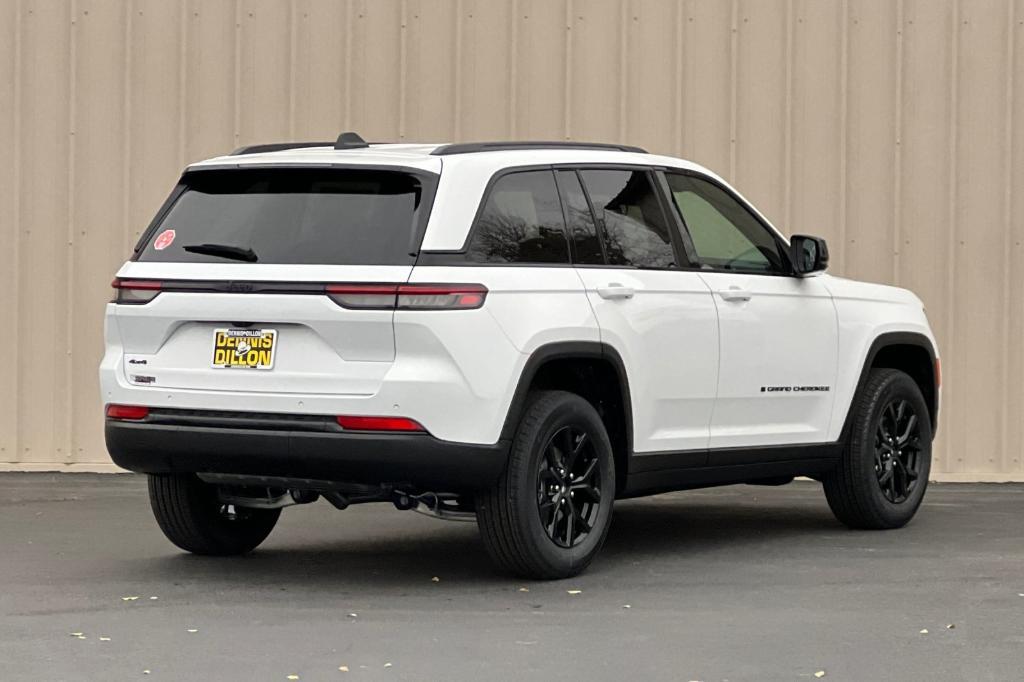 new 2025 Jeep Grand Cherokee car, priced at $43,120