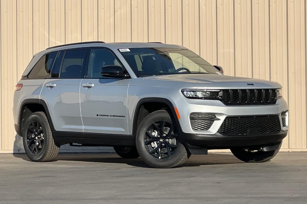 new 2025 Jeep Grand Cherokee car, priced at $40,404