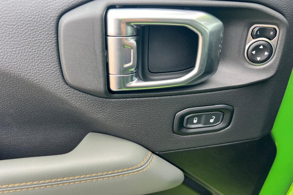new 2025 Jeep Gladiator car, priced at $55,587