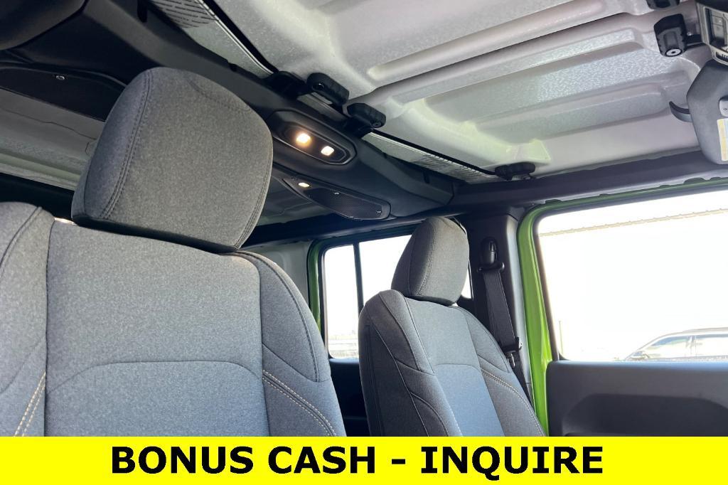 new 2025 Jeep Wrangler car, priced at $47,166