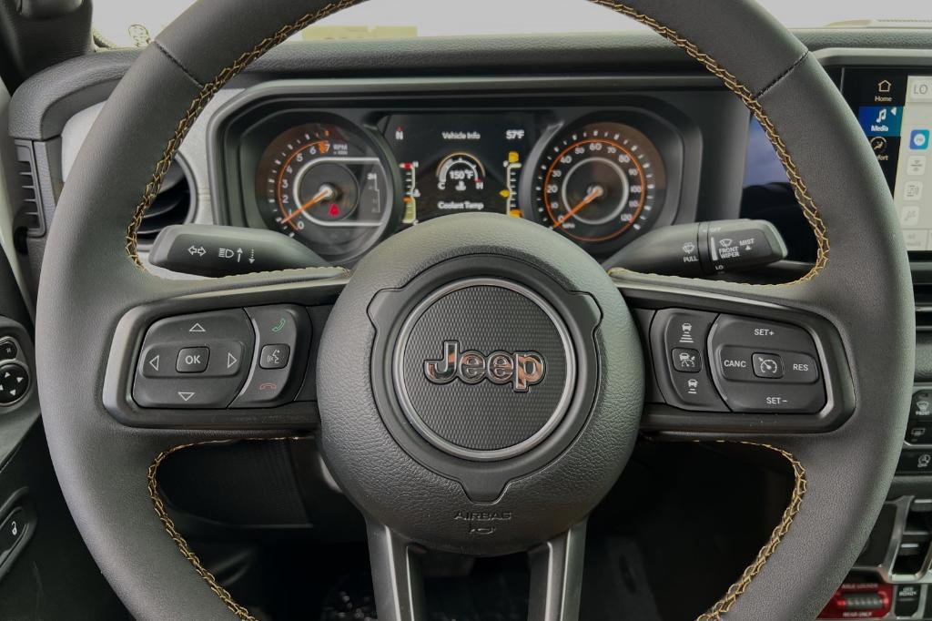 new 2024 Jeep Gladiator car, priced at $40,261