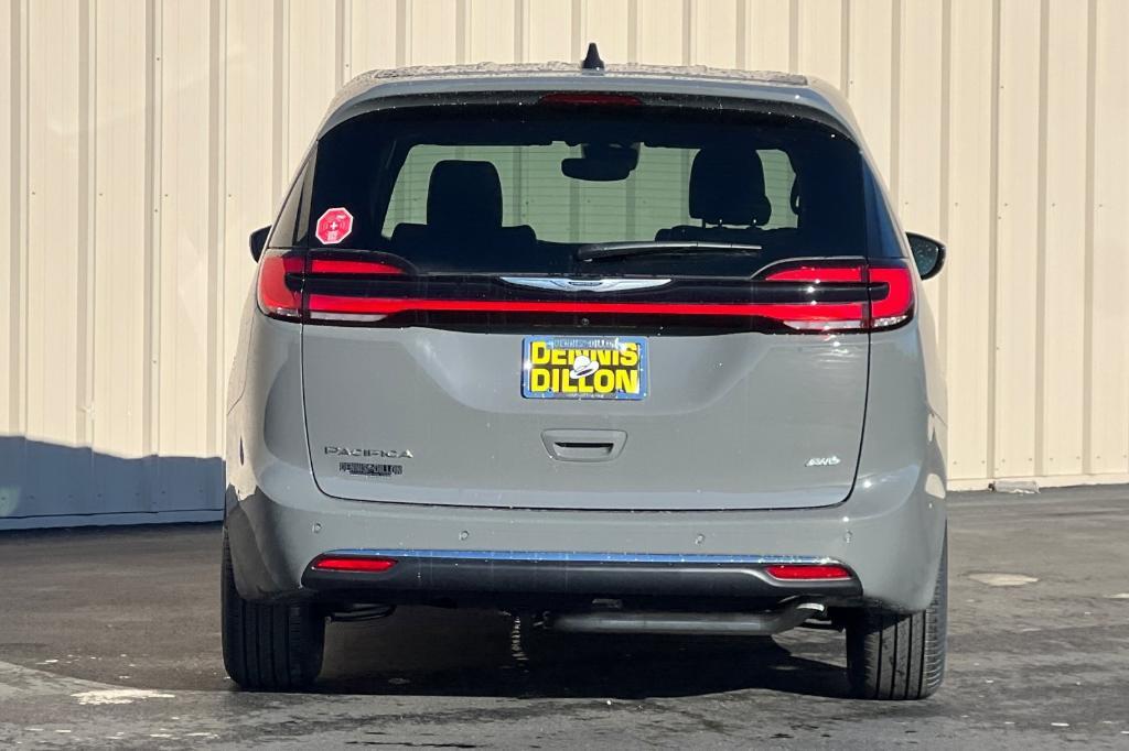 new 2025 Chrysler Pacifica car, priced at $44,084