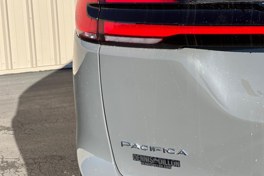 new 2025 Chrysler Pacifica car, priced at $44,084