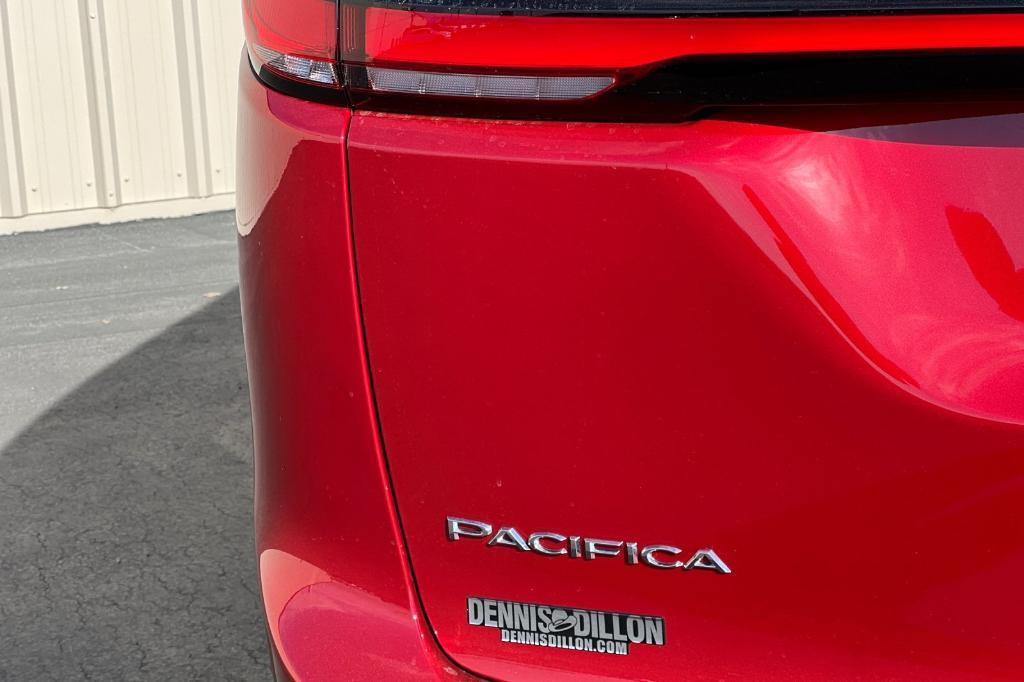 new 2025 Chrysler Pacifica car, priced at $44,084