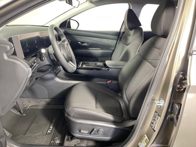 new 2025 Hyundai TUCSON Hybrid car, priced at $34,315