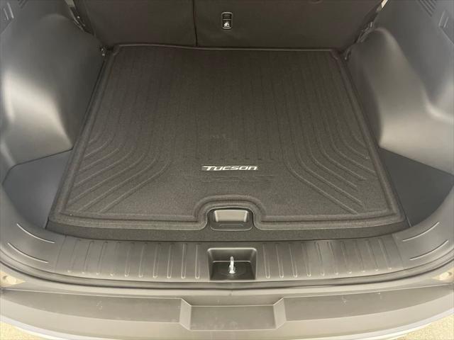 new 2025 Hyundai TUCSON Hybrid car, priced at $37,270