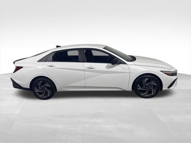 new 2025 Hyundai Elantra car, priced at $26,735