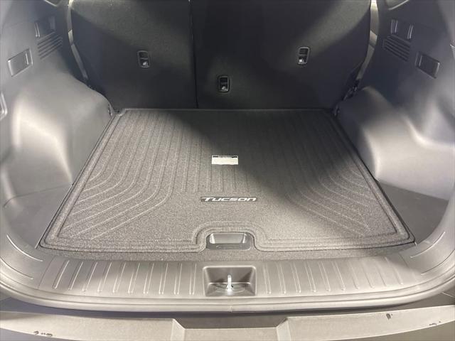 new 2025 Hyundai TUCSON Hybrid car, priced at $37,250