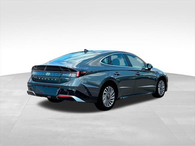 new 2025 Hyundai Sonata Hybrid car, priced at $37,675