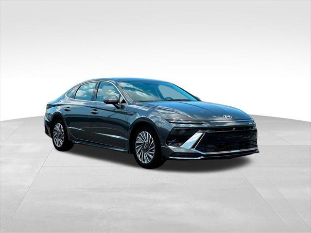 new 2025 Hyundai Sonata Hybrid car, priced at $37,675