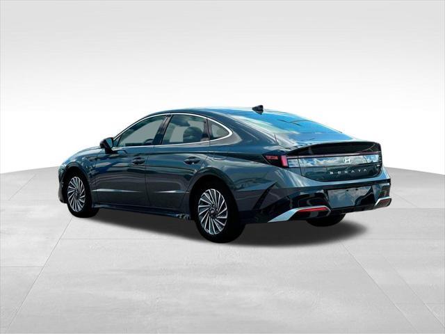 new 2025 Hyundai Sonata Hybrid car, priced at $37,675