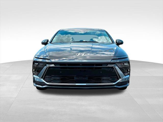 new 2025 Hyundai Sonata Hybrid car, priced at $37,675