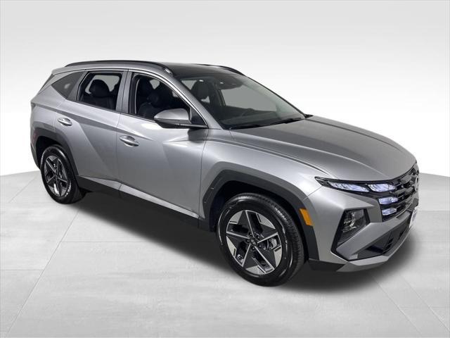 new 2025 Hyundai TUCSON Hybrid car, priced at $37,845