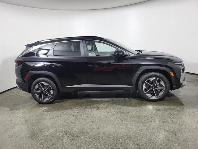 new 2025 Hyundai TUCSON Hybrid car, priced at $35,610