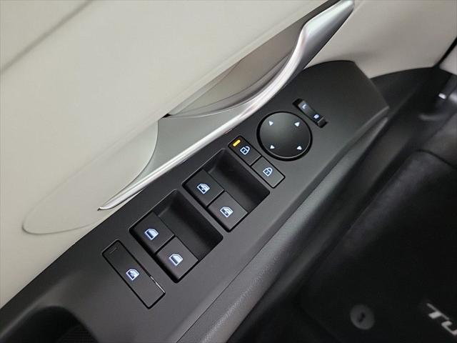 new 2025 Hyundai TUCSON Hybrid car, priced at $35,610