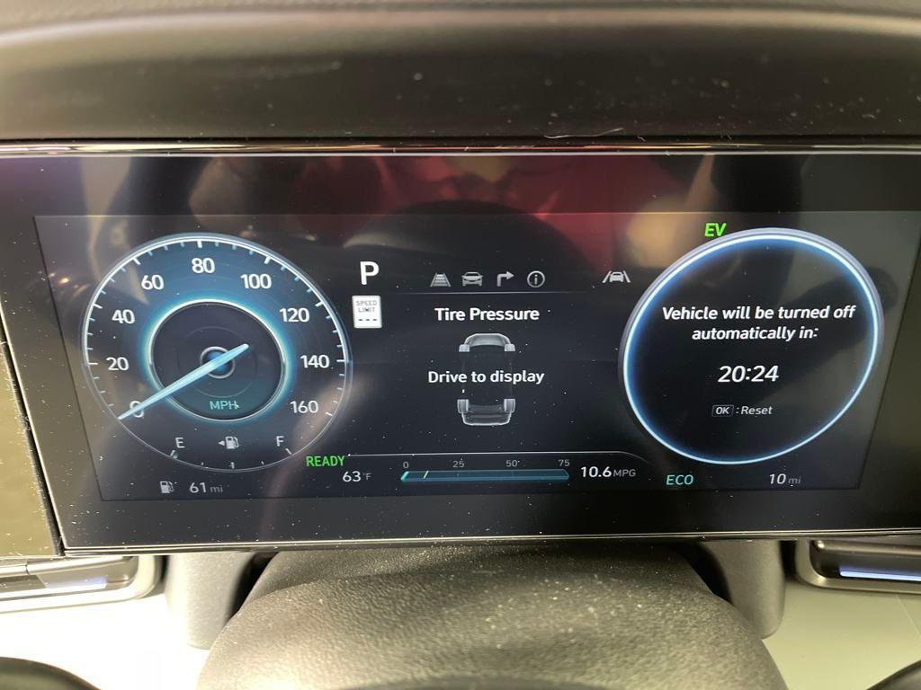 new 2025 Hyundai Elantra car, priced at $29,108