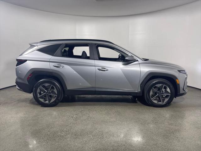 new 2025 Hyundai TUCSON Hybrid car, priced at $37,375