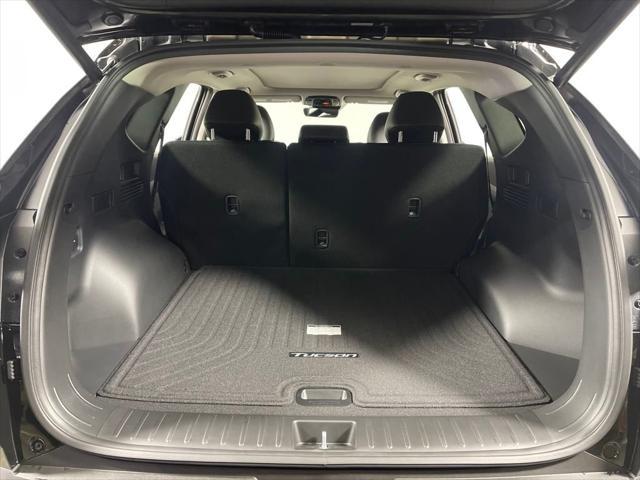 new 2025 Hyundai TUCSON Hybrid car, priced at $37,250