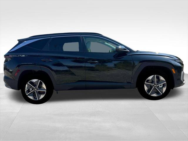 new 2025 Hyundai TUCSON Hybrid car, priced at $37,250