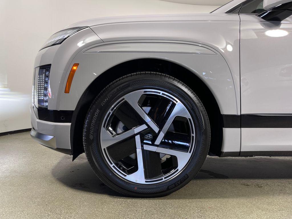 new 2026 Hyundai IONIQ 9 car, priced at $72,953