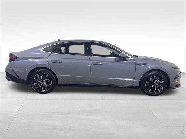 new 2025 Hyundai Sonata car, priced at $28,675