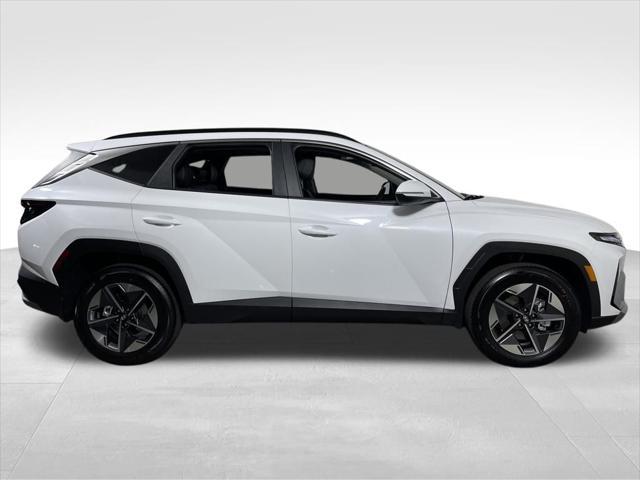 new 2025 Hyundai TUCSON Hybrid car, priced at $37,735