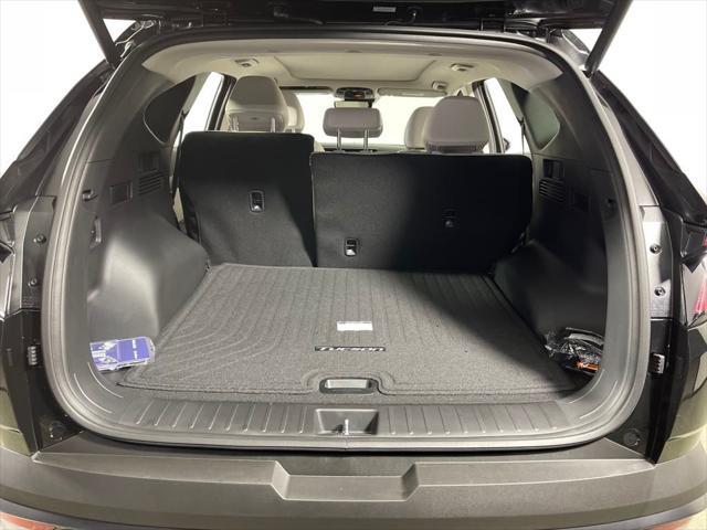 new 2025 Hyundai TUCSON Hybrid car, priced at $37,250
