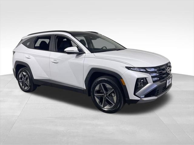 new 2025 Hyundai TUCSON Hybrid car, priced at $37,735