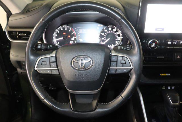 used 2023 Toyota Highlander car, priced at $35,587