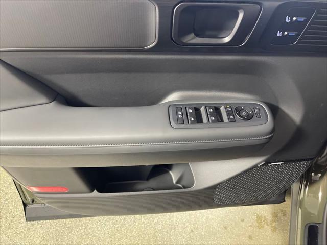 new 2025 Hyundai SANTA FE HEV car, priced at $48,405