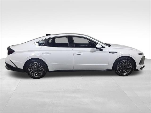 new 2025 Hyundai Sonata Hybrid car, priced at $38,052