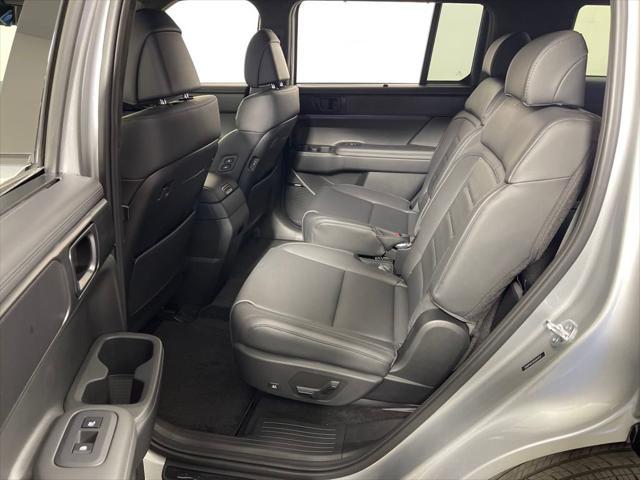 new 2025 Hyundai SANTA FE HEV car, priced at $48,325