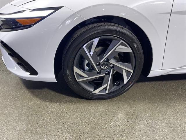 new 2025 Hyundai Elantra car, priced at $26,840