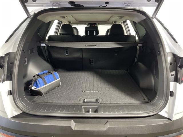 new 2025 Hyundai TUCSON Hybrid car, priced at $43,049