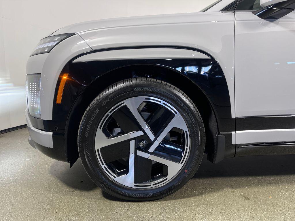 new 2026 Hyundai IONIQ 9 car, priced at $69,620