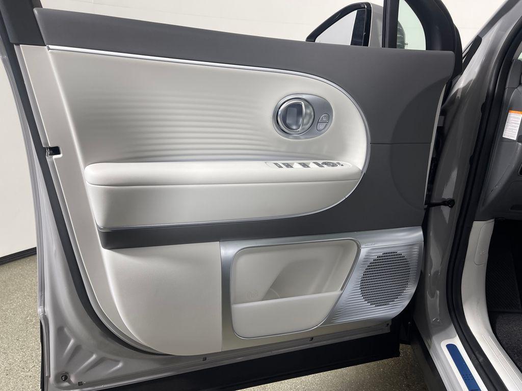 new 2026 Hyundai IONIQ 9 car, priced at $69,620